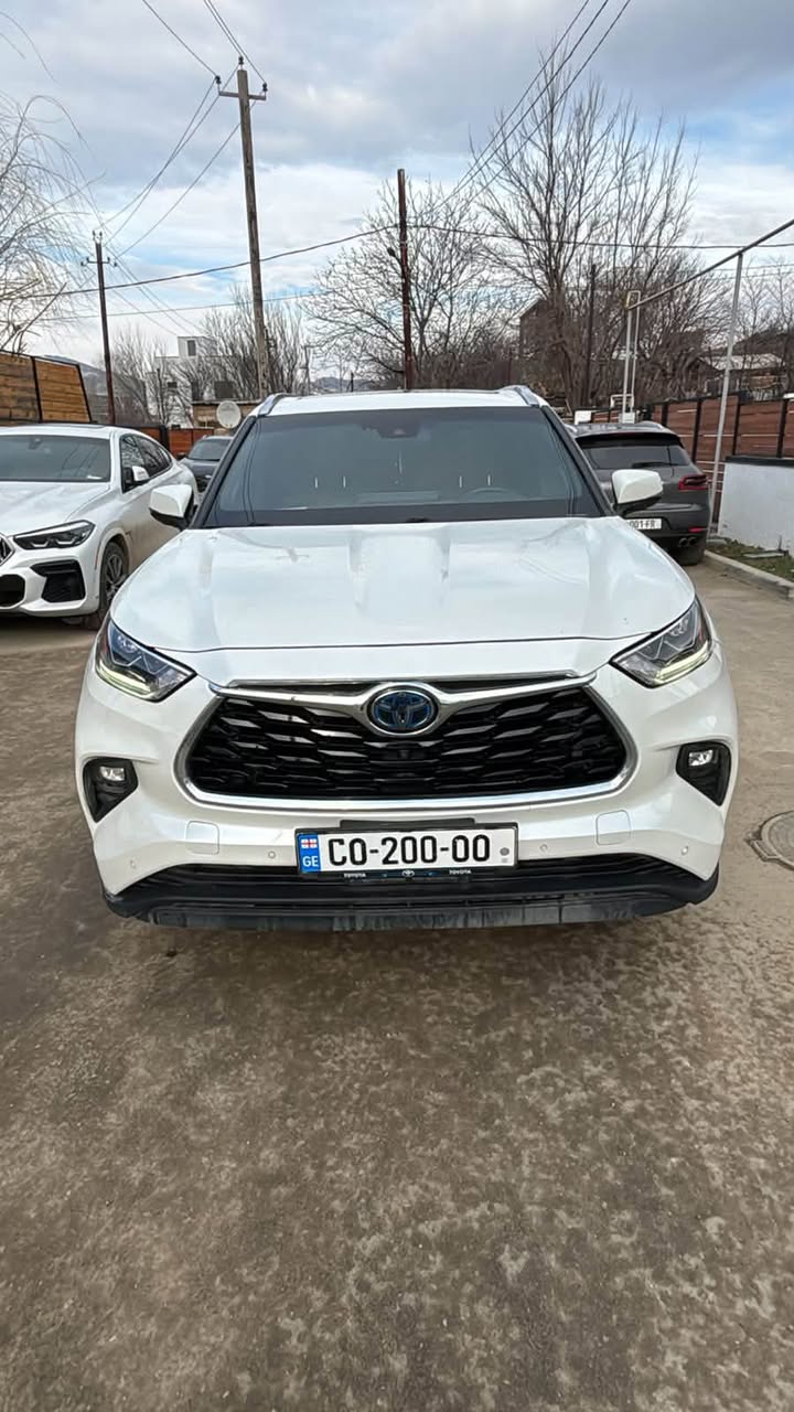 იყიდება 2020 Toyota Highlander Platinum (Hybrid) — 30,000$