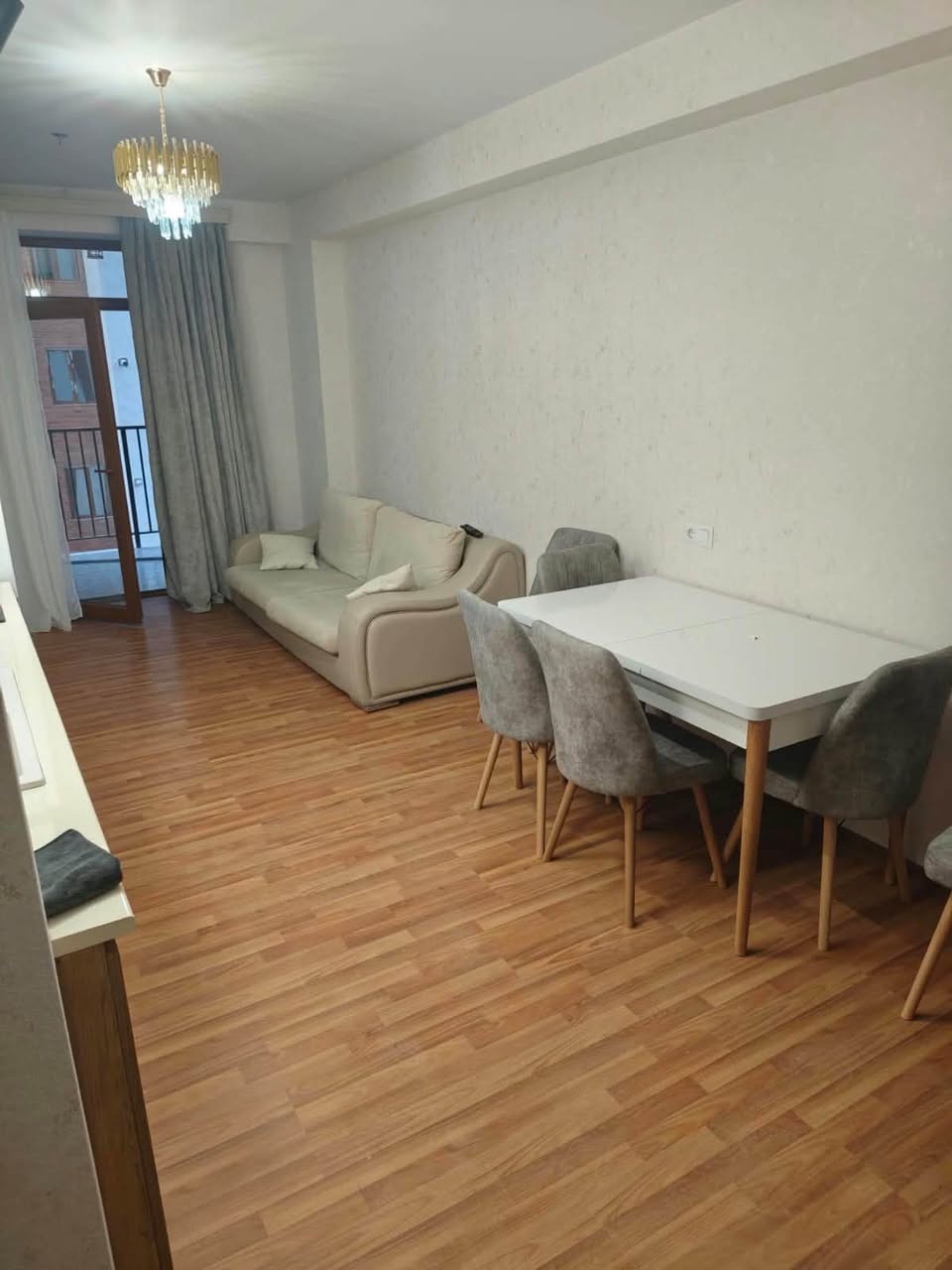 Satılır mənzil, Tbilisi