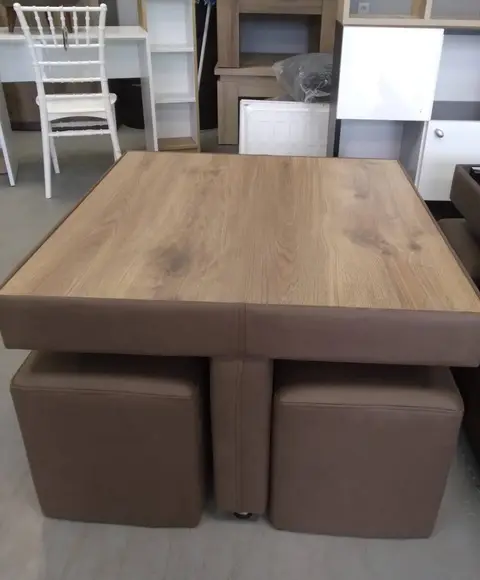 Wooden coffee table with 4 poufs