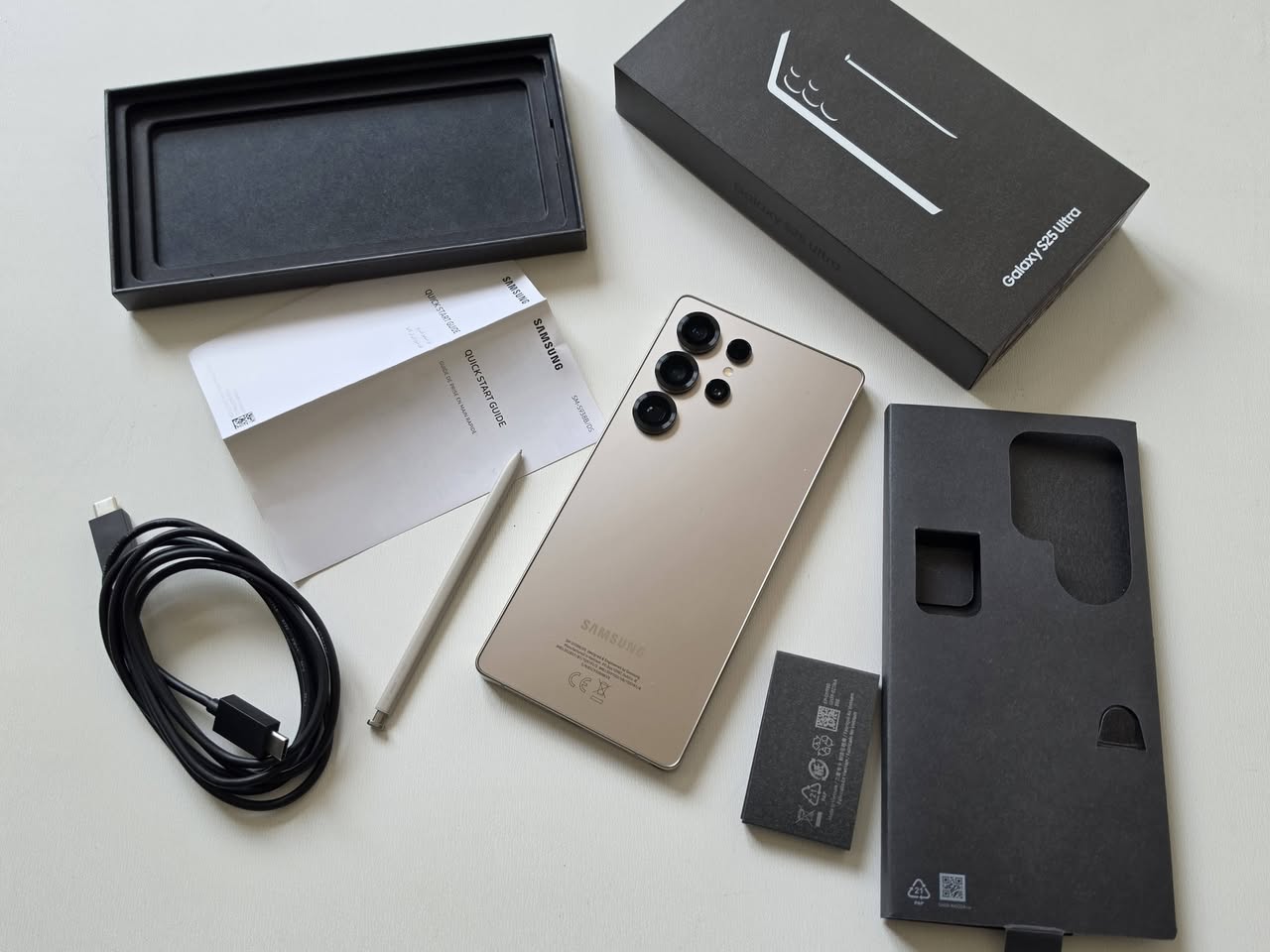 Վաճառվում է SAMSUNG S25 ULTRA ամբողջովին նոր վիճակում, TITANIUM — 2,150₾