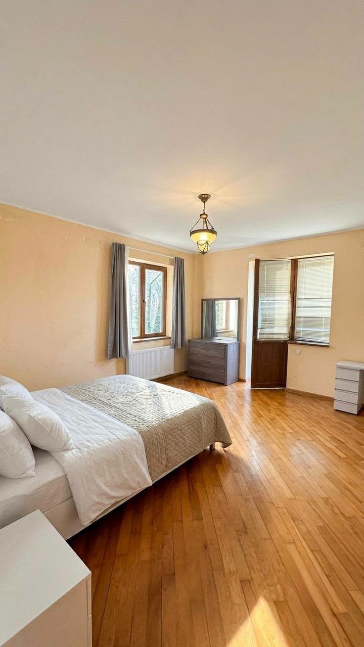 სახლი, თბილისი — $1,500