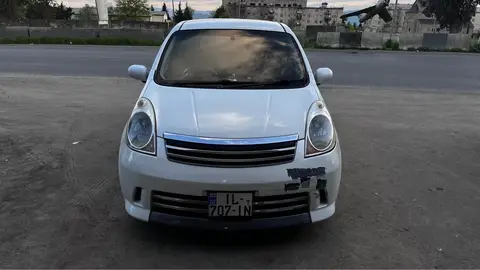 Nissan 2005