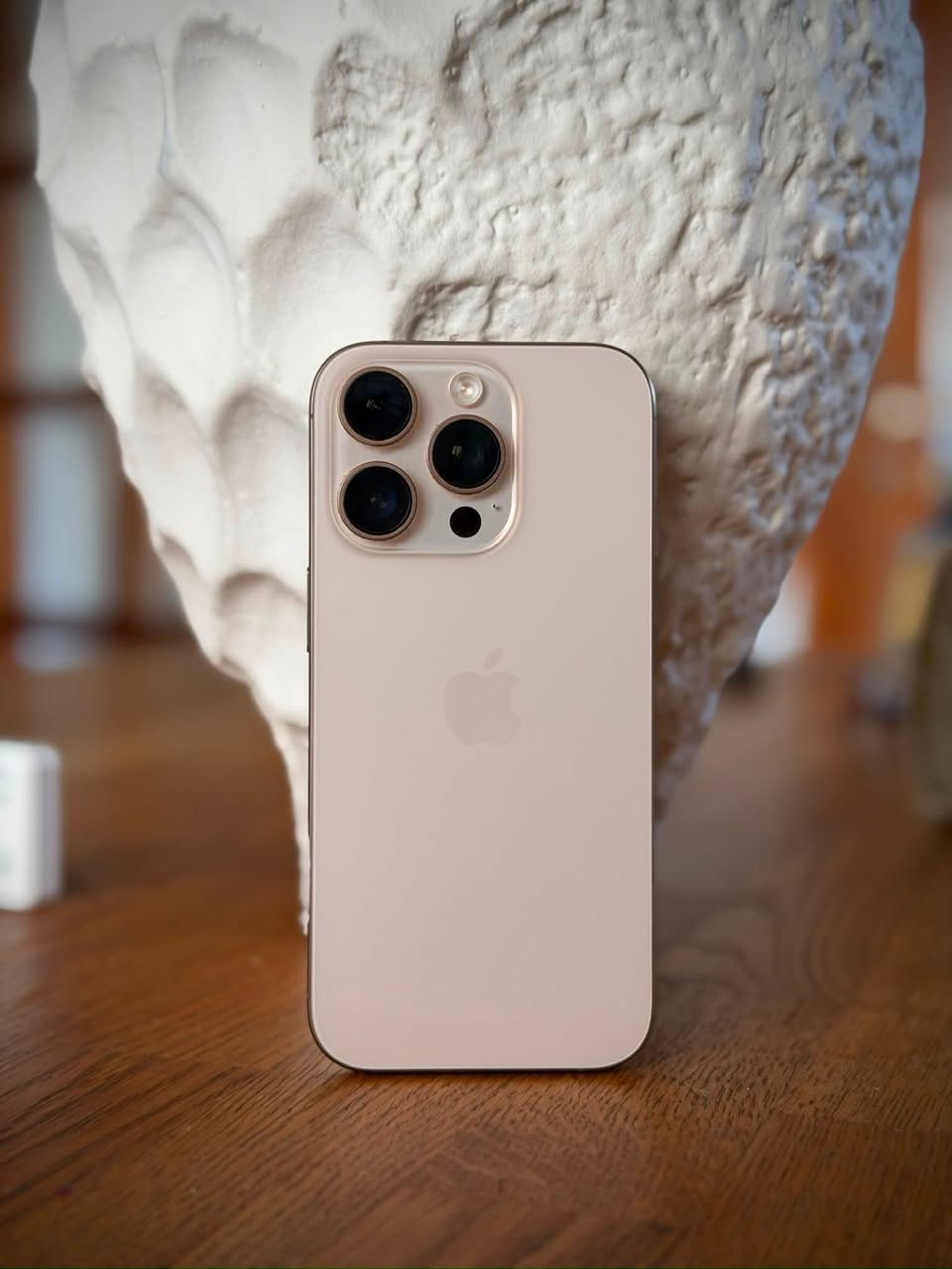 iPhone 16 Pro, Desert Titanium — 1,850₾-na satılır