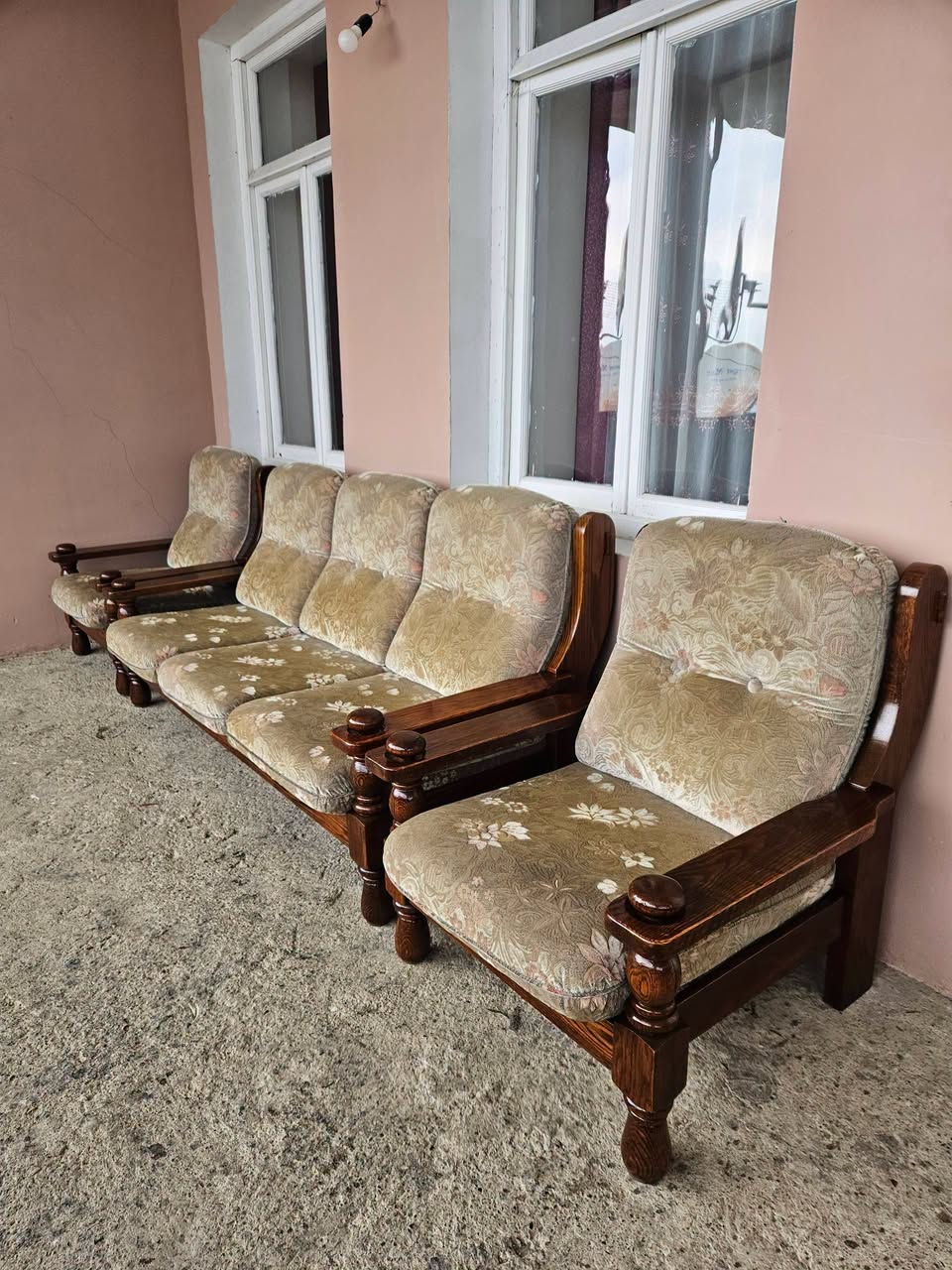 İkinci əl üçlü satılır 970 lari. Mənə Vərdişubanda var. Çatdırmaq olar
