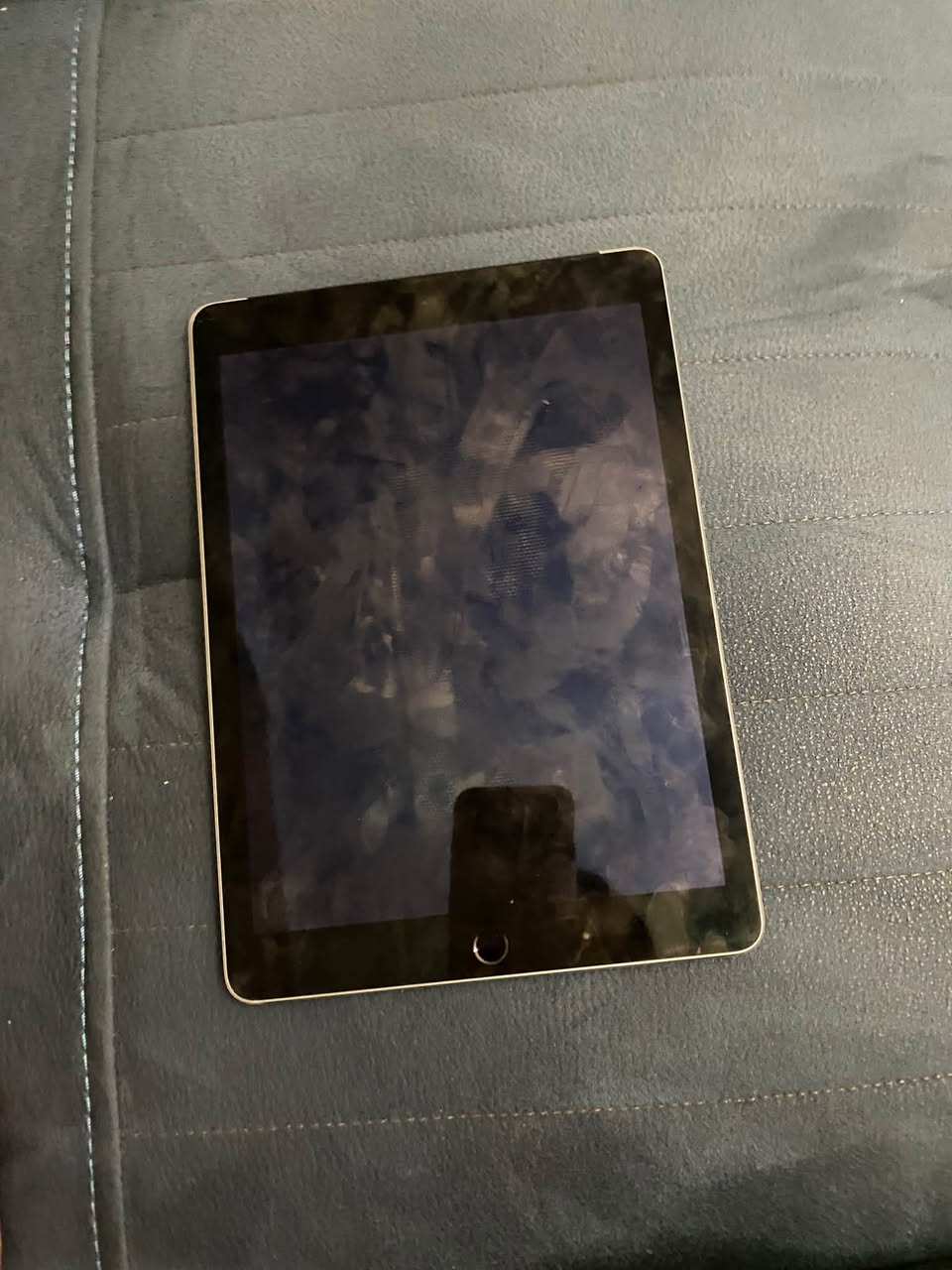 Tablet, locked, no damage, 300 GEL