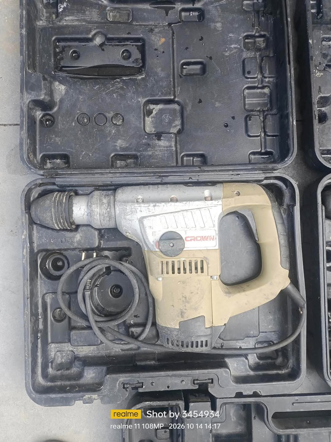 3 adet perforatör satılık, detaylar için lütfen Giorgi ile iletişime geçiniz