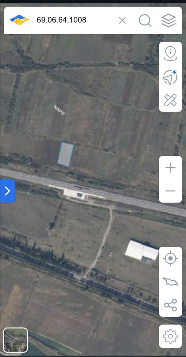 Toprak parçası, Tiflis