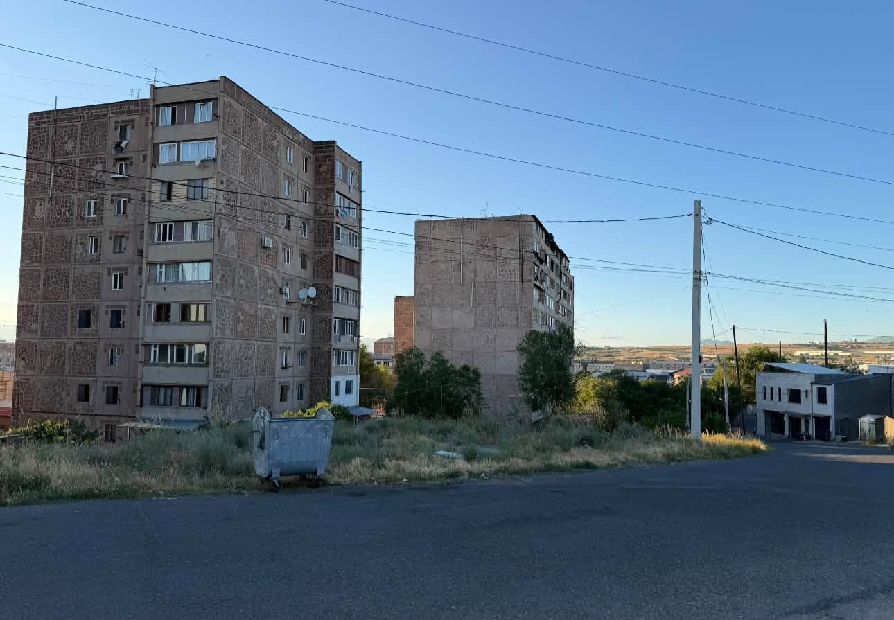 Toprak Parçası, Erivan