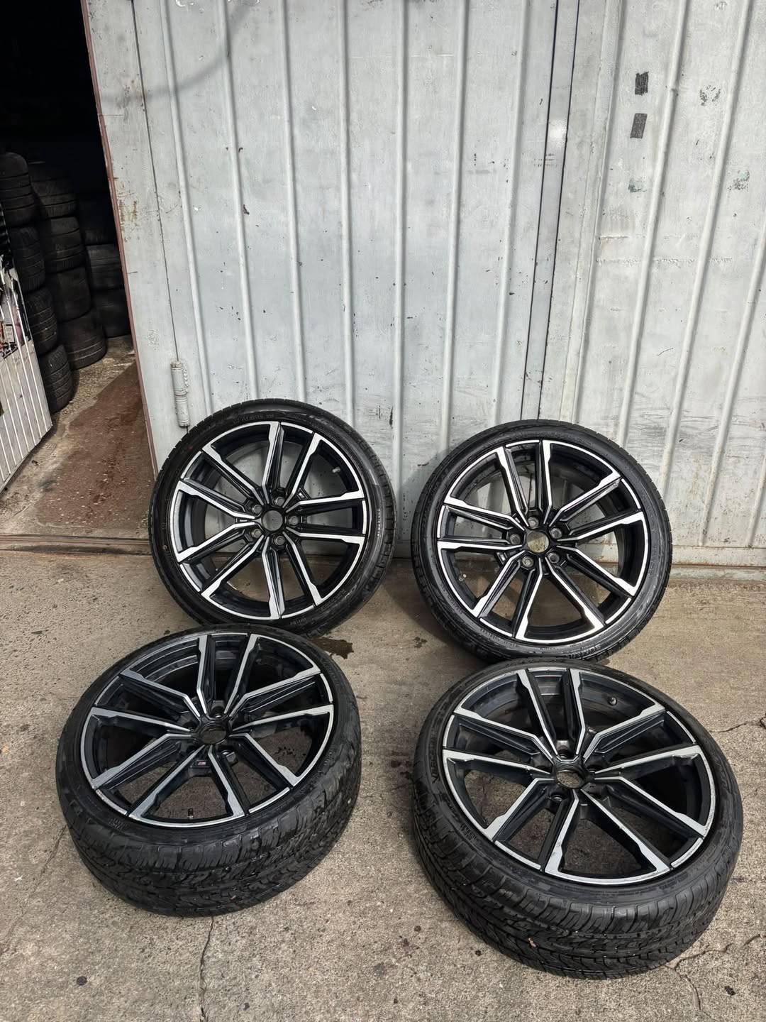 R19 usvarki saburavebiT, Tbilisi — 1,300₾