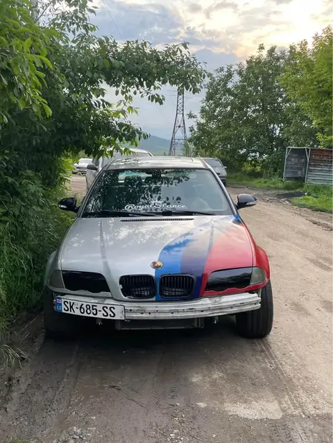 Автомобиль 2000 — 2200 долларов
