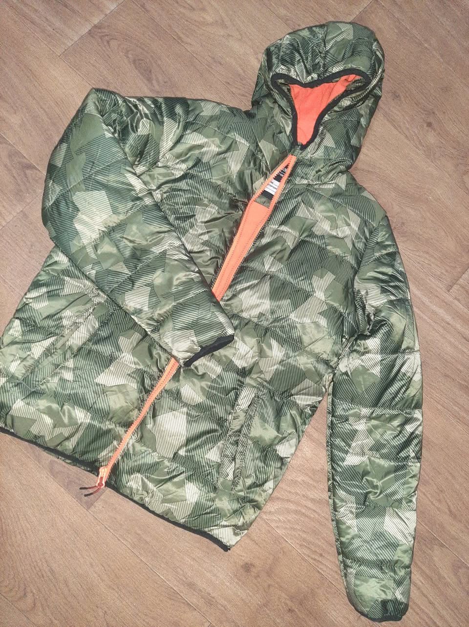 Camo puffer jacket with hood