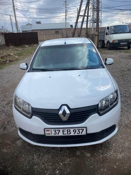 Renault Logan 2016 — 3,900$