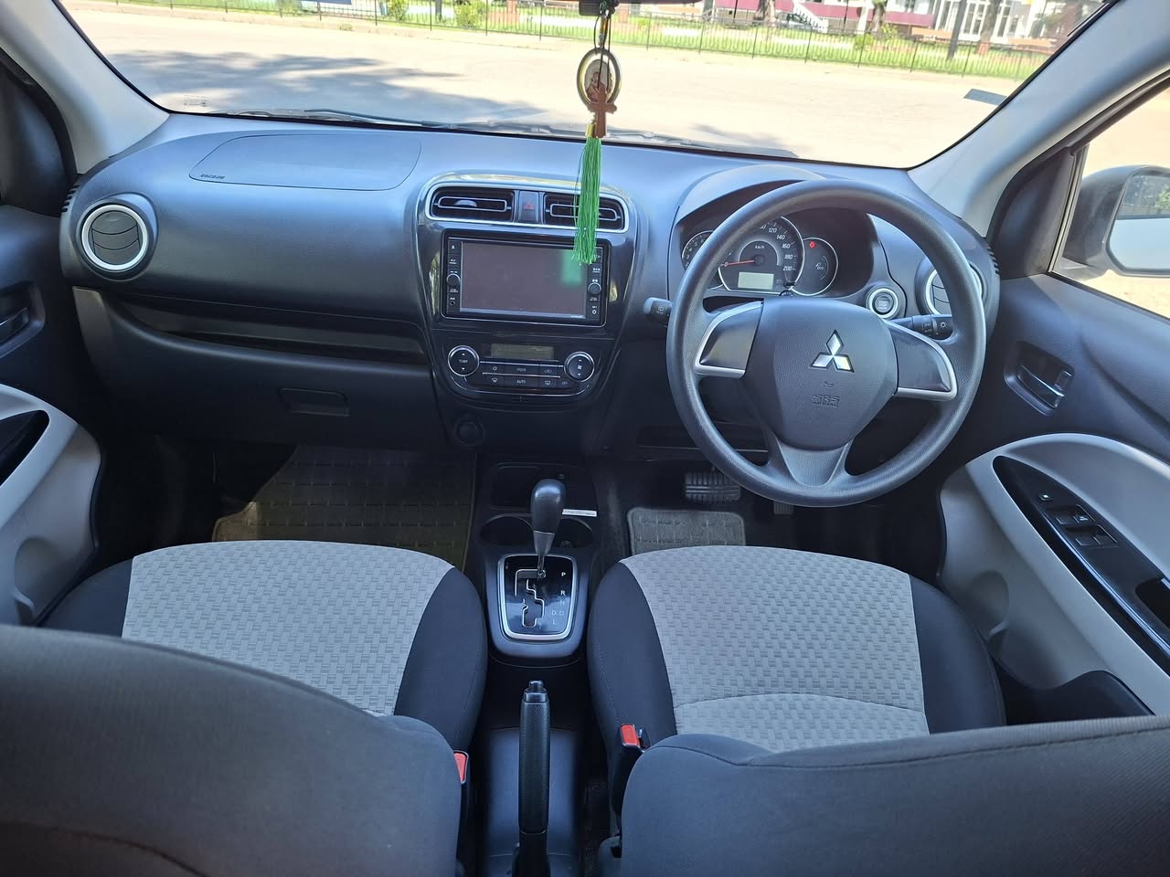 Mitsubishide 2017 model Miraj satılık. Fiyatı $3900