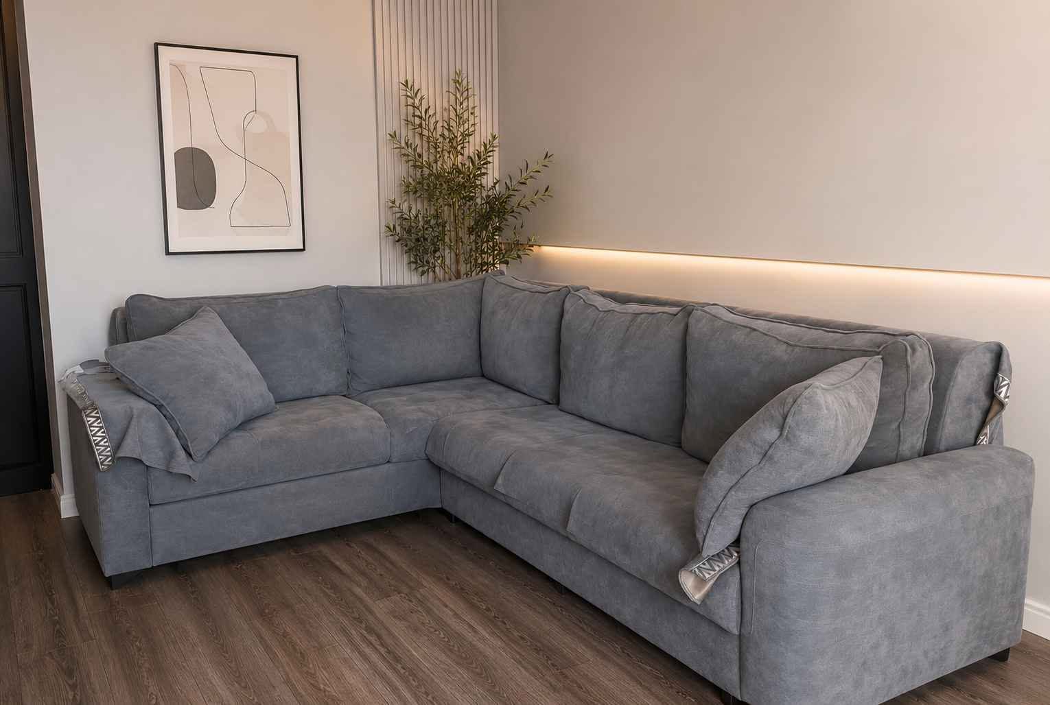 Köşe kanepe ideal durumdadır ve 1 adet satıştadır