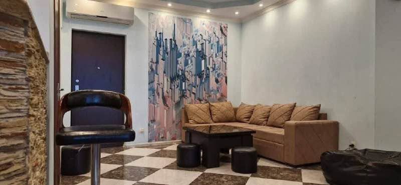 იყიდება 2-ოთახიანი ბინა, ბათუმი — $93,000