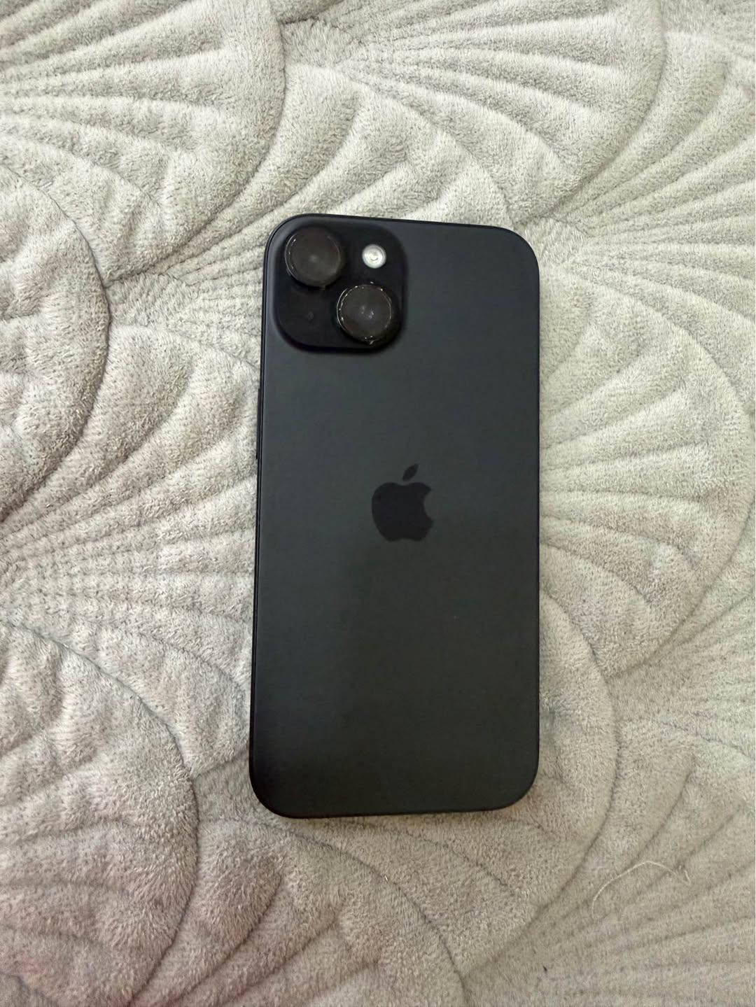 iPhone 15 128GB, siyah