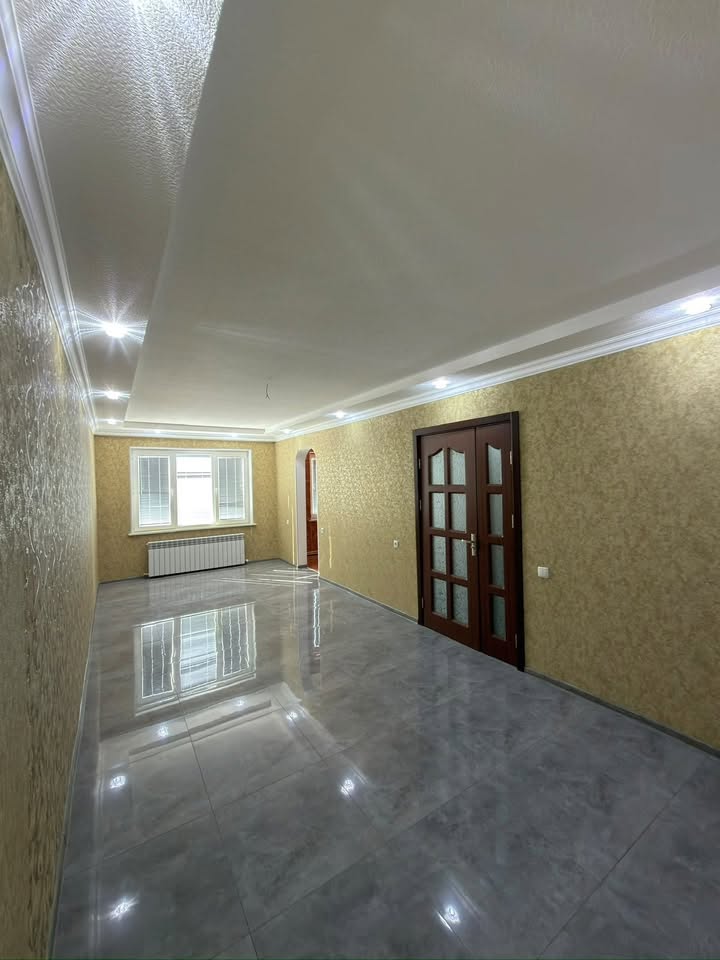 Վաճառվում է 4 սենյականոց բնակարան, Քութայիս