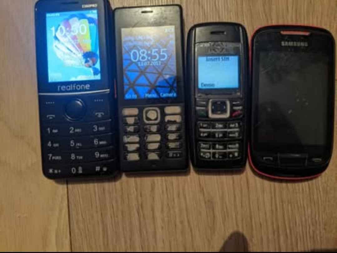 Acele edin! 4 telefon birlikte 40 dolara satılıyor