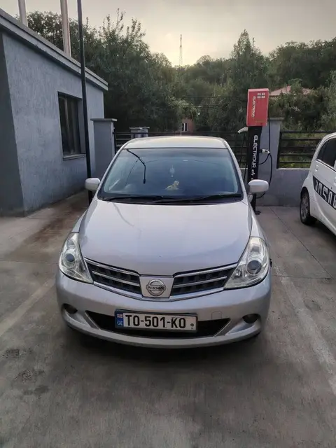 Նիսան Տիդա 2009 թվականի 1.8 շարժիչով — 3,200$