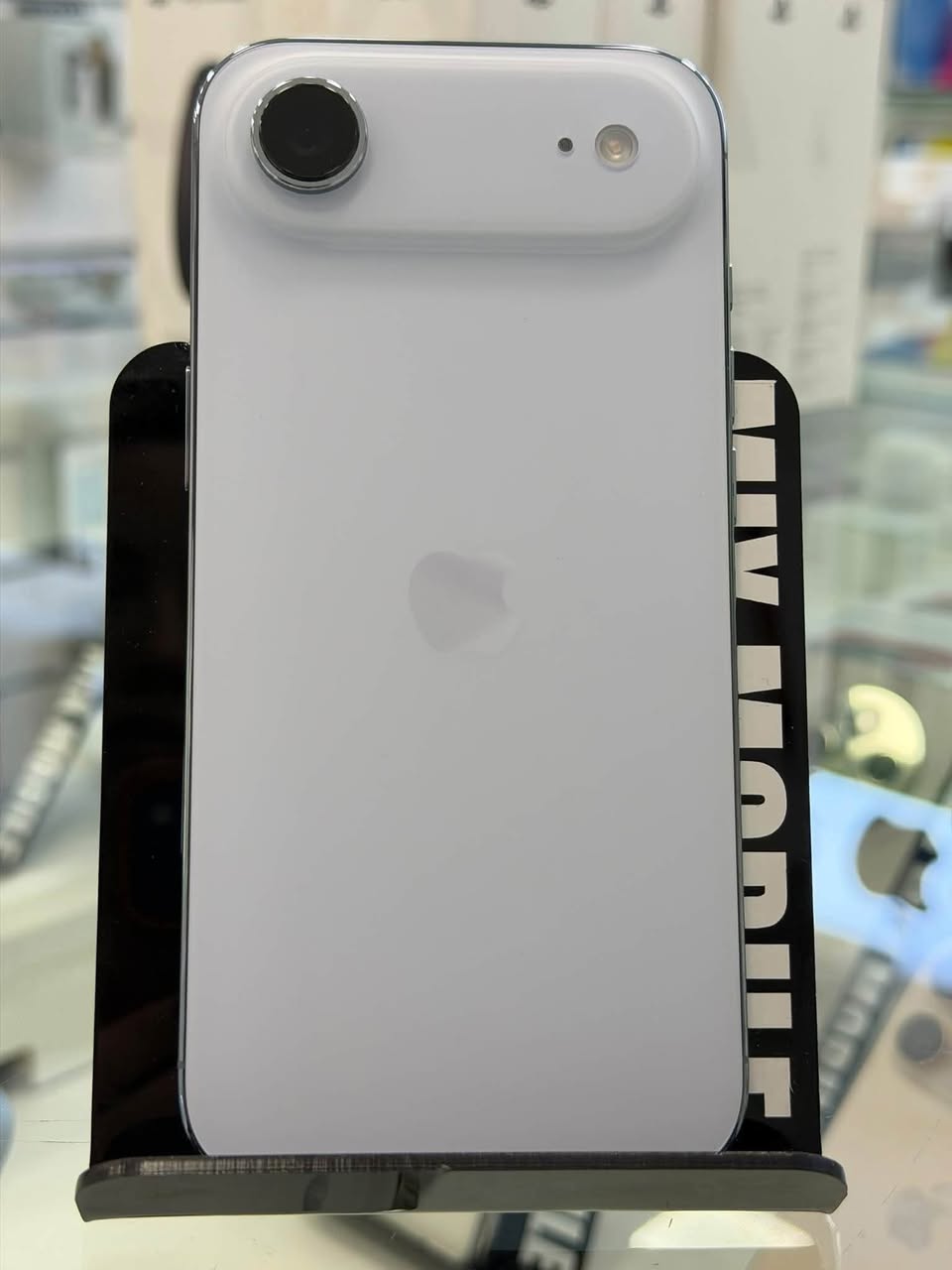 iPhone Air 256Gb Идеальное состояние 300.000драм — 300,000 AMD