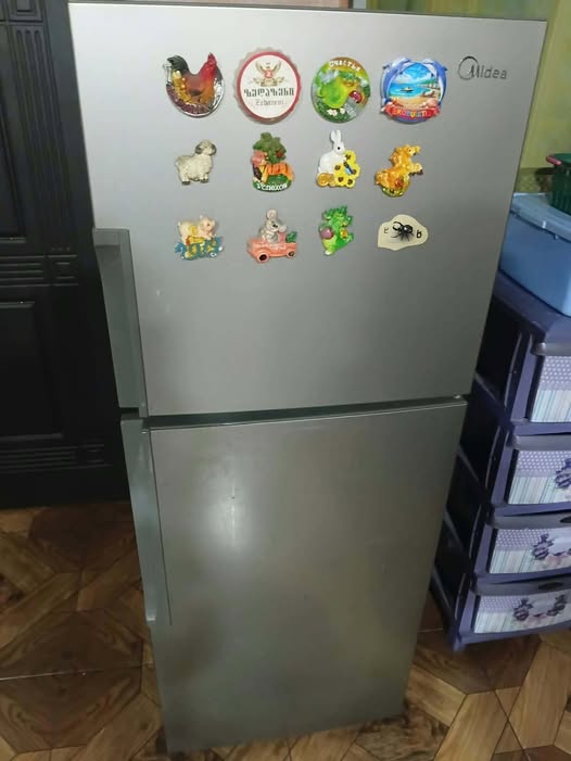 Midea fridge-freezer, urgent sale