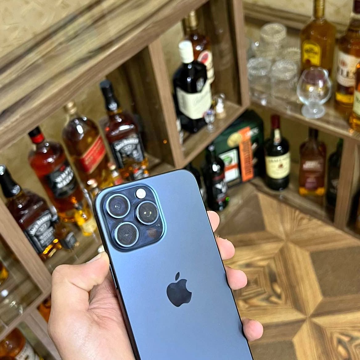 iPhone 15 Pro Max 256GB, battery 85%