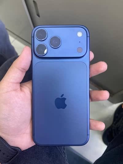 iPhone 17 Pro Max Amerikan 4 aylik — 3,000₾