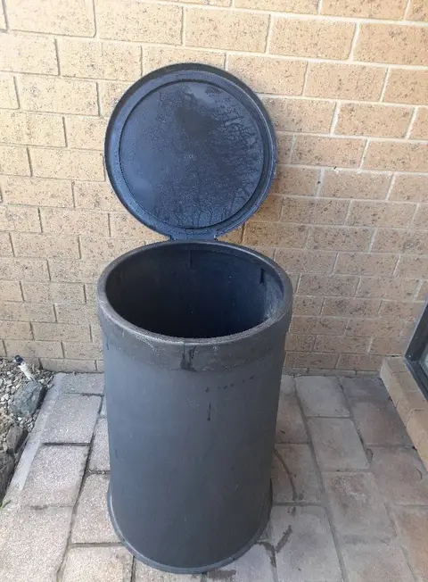 Worm compost bin, good size