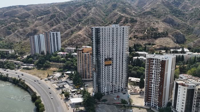 Satılır mənzil, Tbilisi