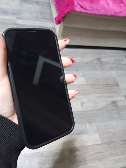 iPhone 14, ბატარეა 80%