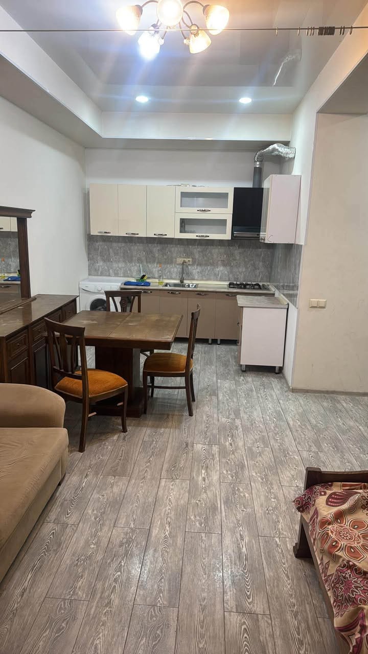 Kirayəyə mənzil, Tbilisi