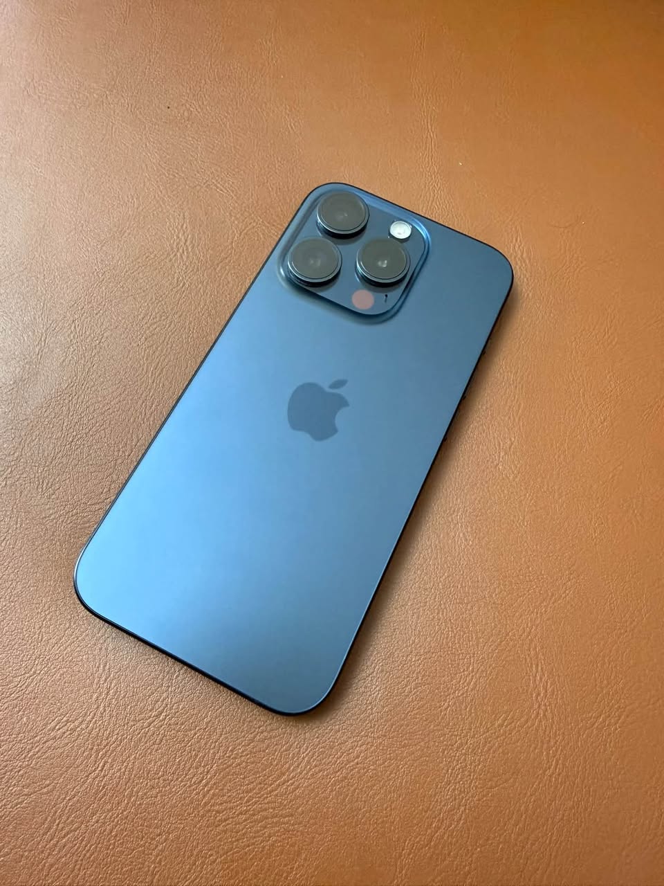 For sale 15 Pro 128GB, comes with box — 1,550₾