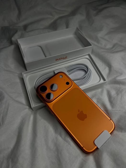iPhone 17 Pro Orange 256GB, battery health 92%