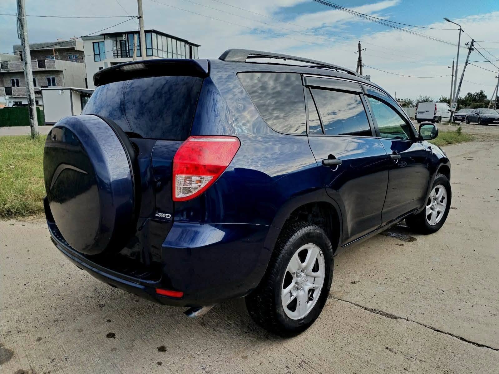 Toyota RAV4 2006 — 6,700$