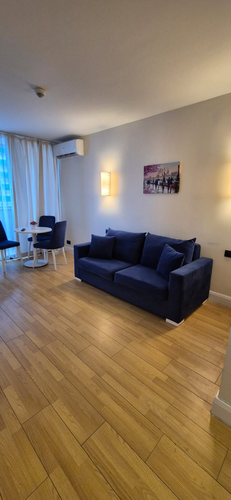 Furnished 1-bedroom apartment with sea view