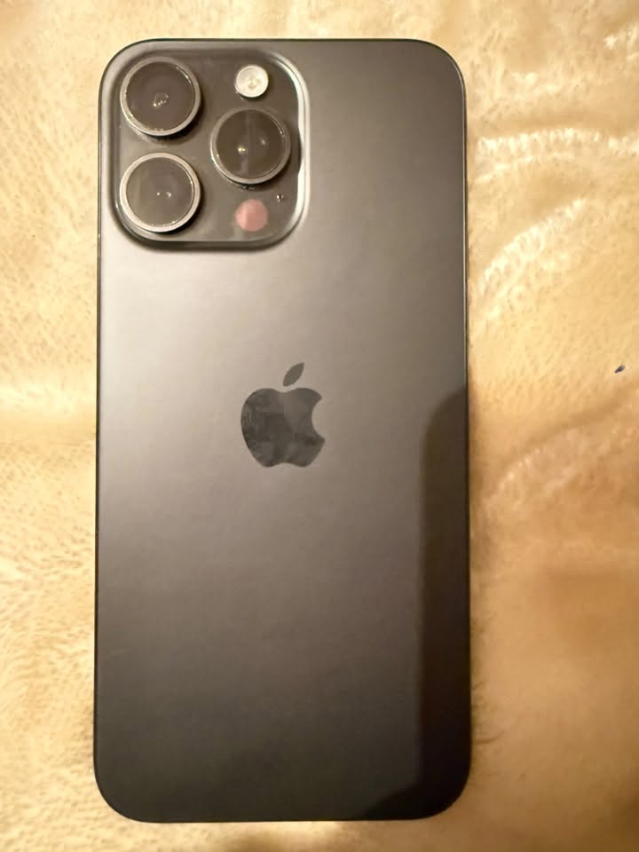 iPhone 15 Pro Max kutusuz telefon