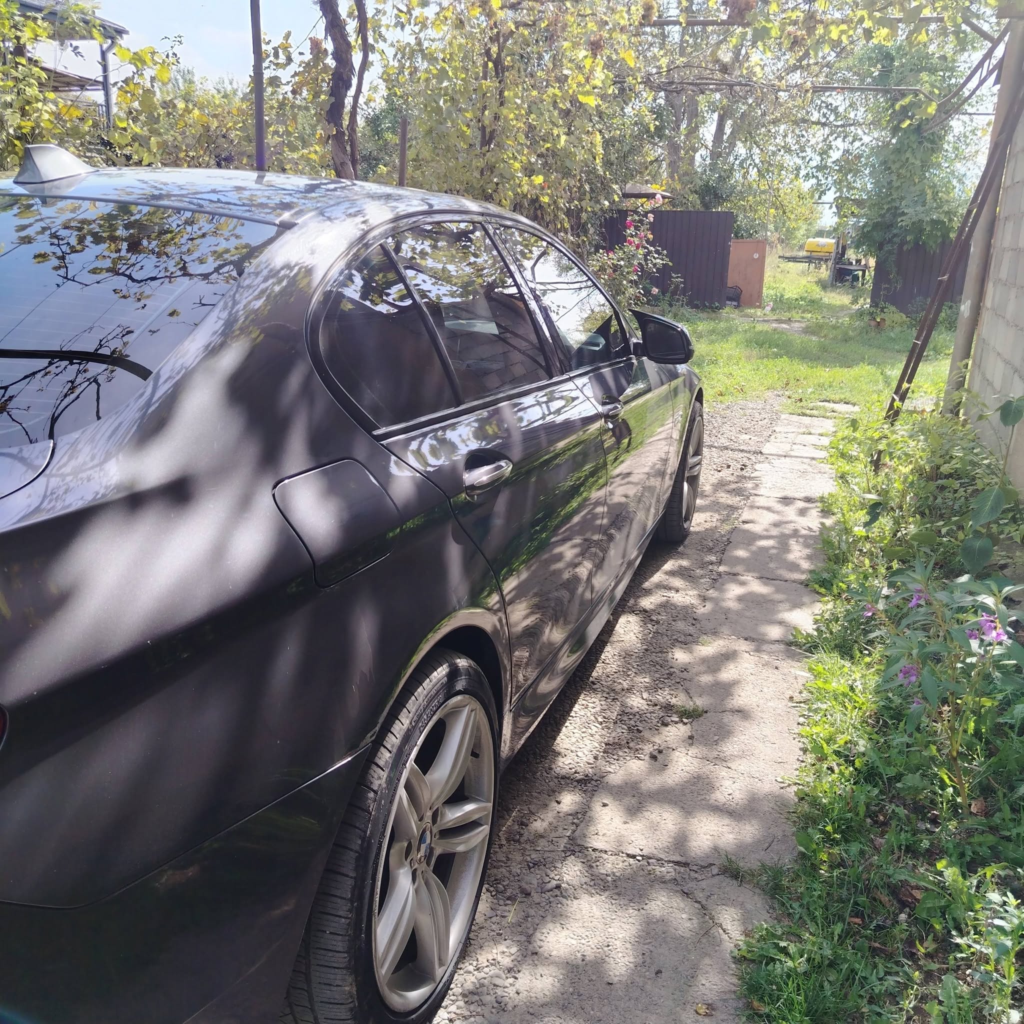 9500$ იყიდება იცვლება არის იდიალური მდგომარეობაში 2016 
9500$ satılık değişir ideal durumdadır 2016