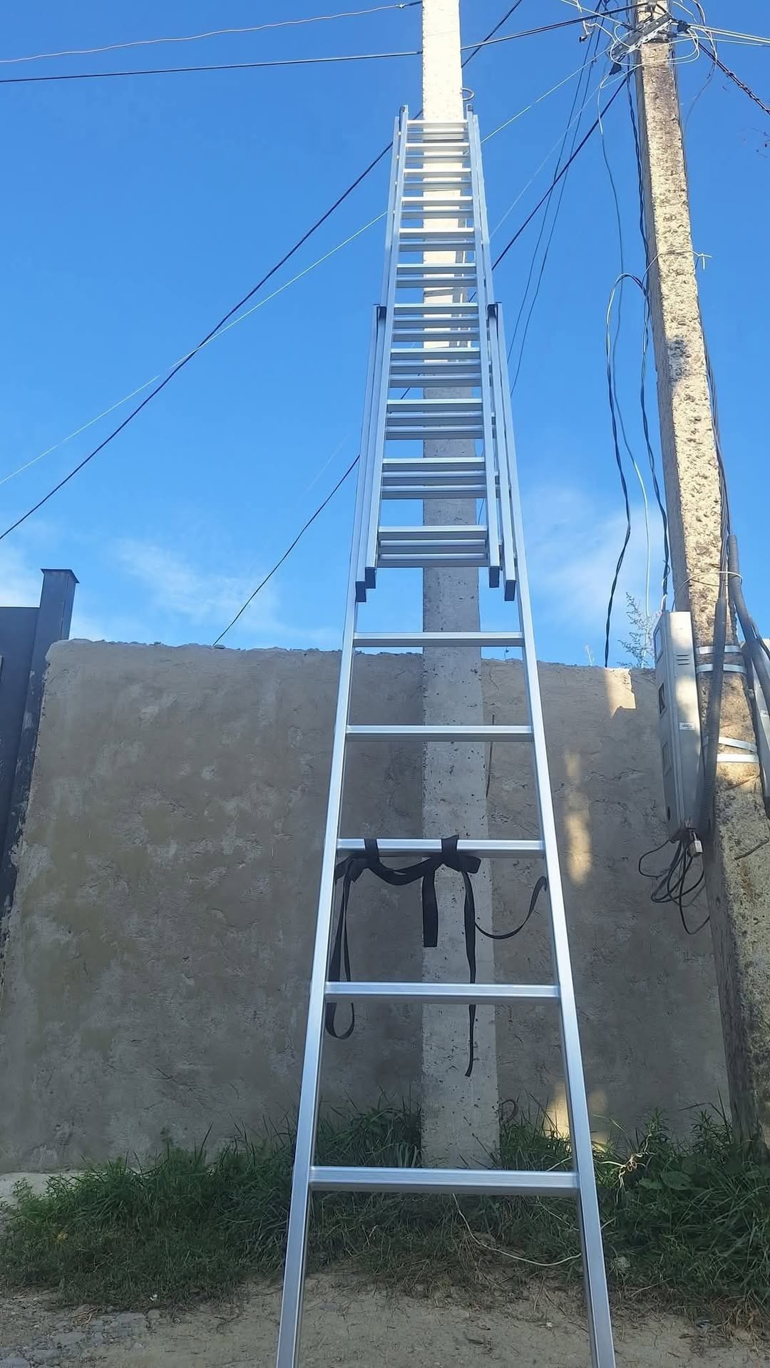 Dennis'in işleri: kablo tesisatçısı evin ardından
