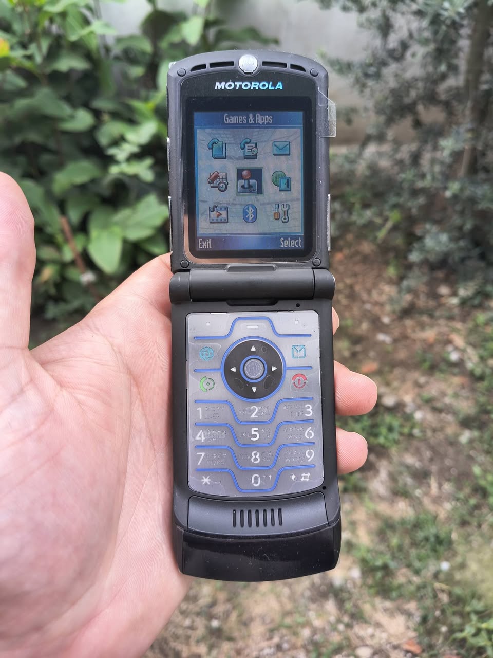 Motorola V3 yeni fiyatı 160 lari