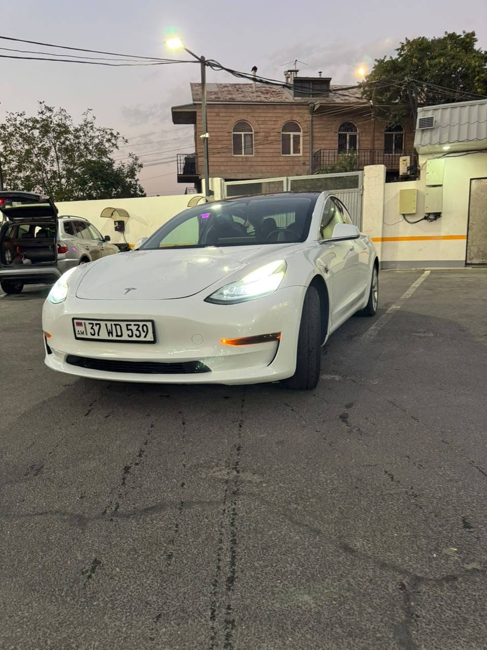 Tesla Model 3 — 14,000֏