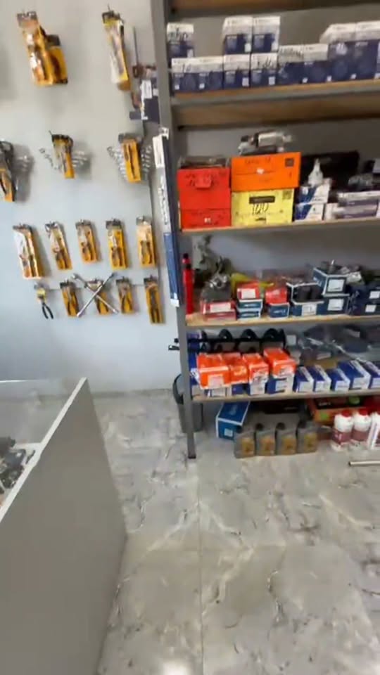 Avtonəhənglər və aksessuarlar, Qvareli