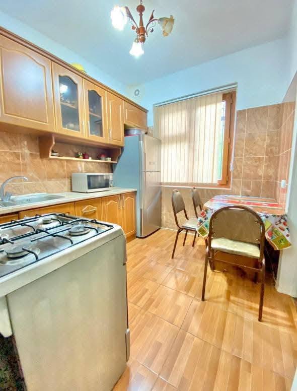 3 otaqlı mənzil kirayəyə verilir, Qətifə - 850 ₾