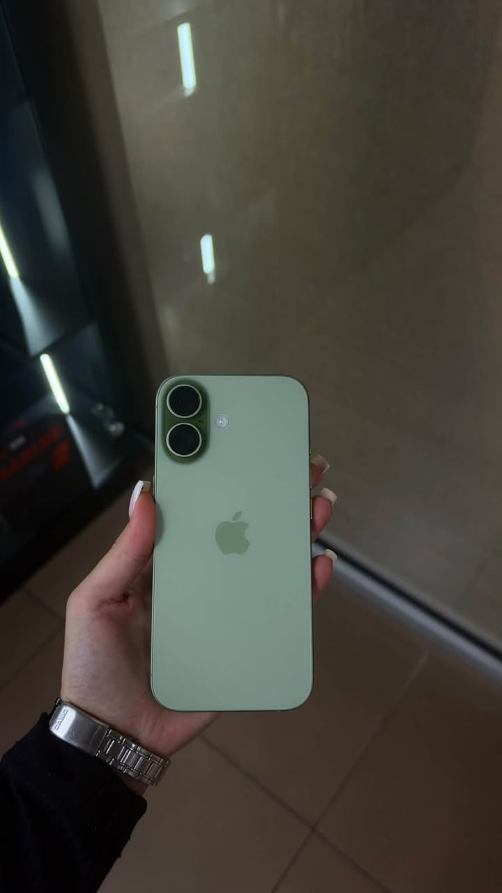 iPhone 17 512Gb Zavodda qutudan çıxarılmış vəziyyətdə — 340,000֏