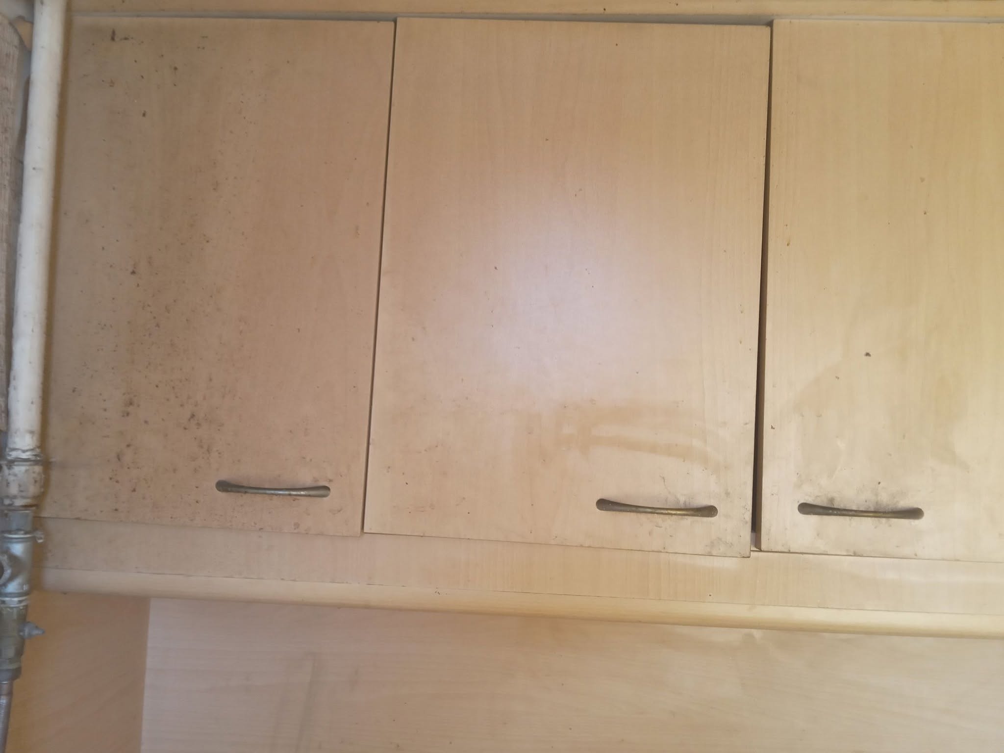 Kitchen cabinet, three-door