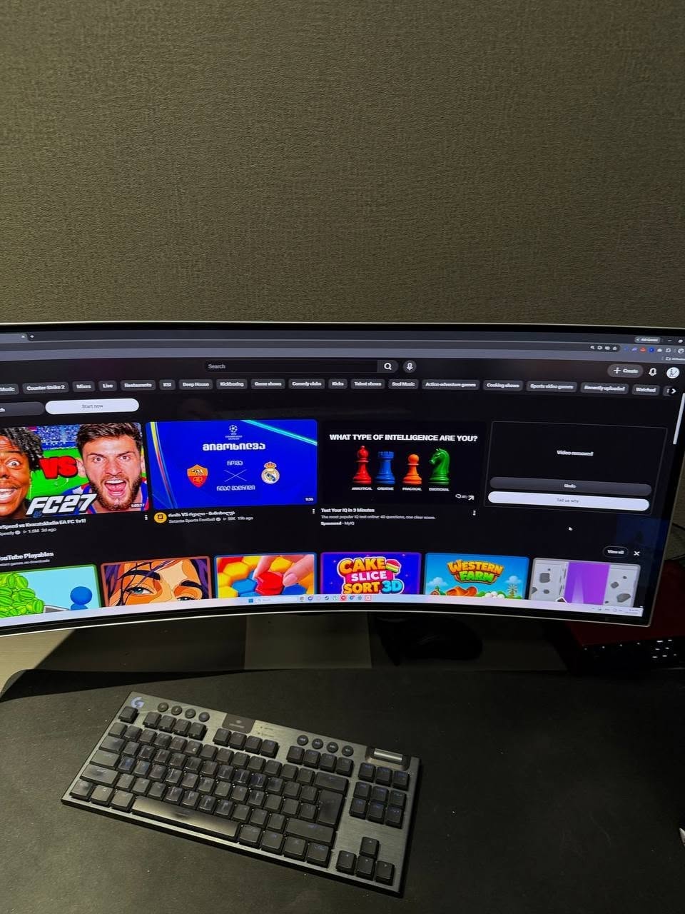 Samsung Odyssey OLED G8 34-inç 175Hz monitör