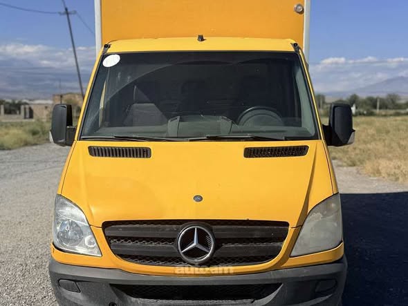 Yük maşını 2007 — 12,500$
