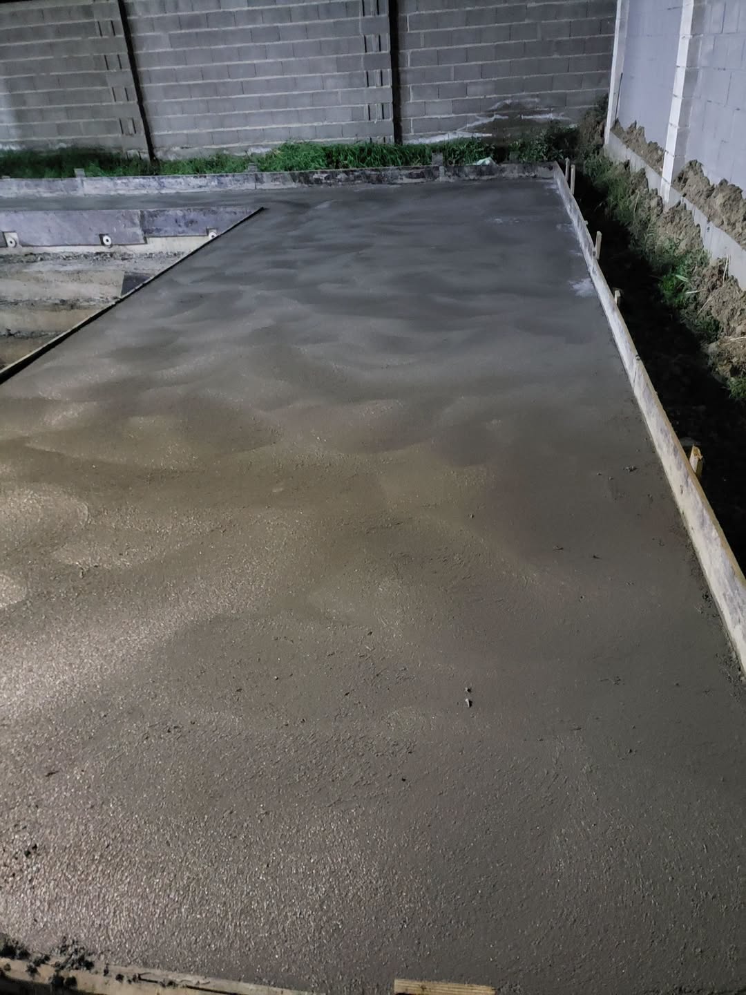 Sizə parketdən olan yerin cilalanmasını (stiashka) aparatla ideal şəkildə təklif edirik