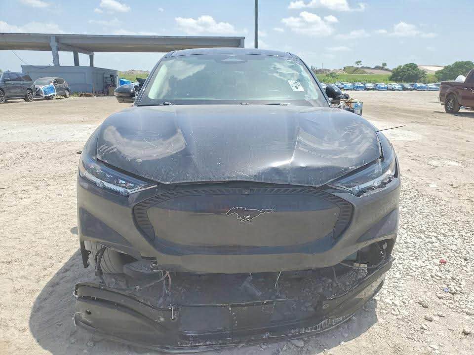 2022 FORD MUSTANG MACH-E SELECT 56,000მილი — 14,500$