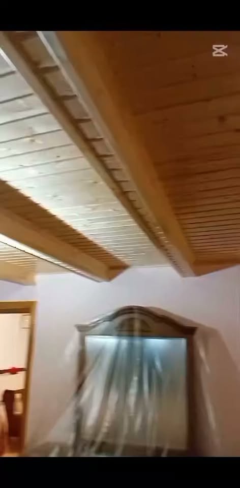 Tavan ve duvara da panel takıyoruz