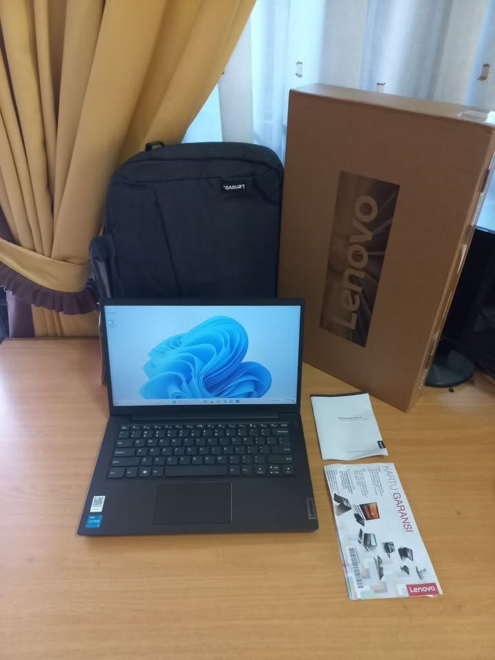 Lenovo laptop 8/256, used about 1 year